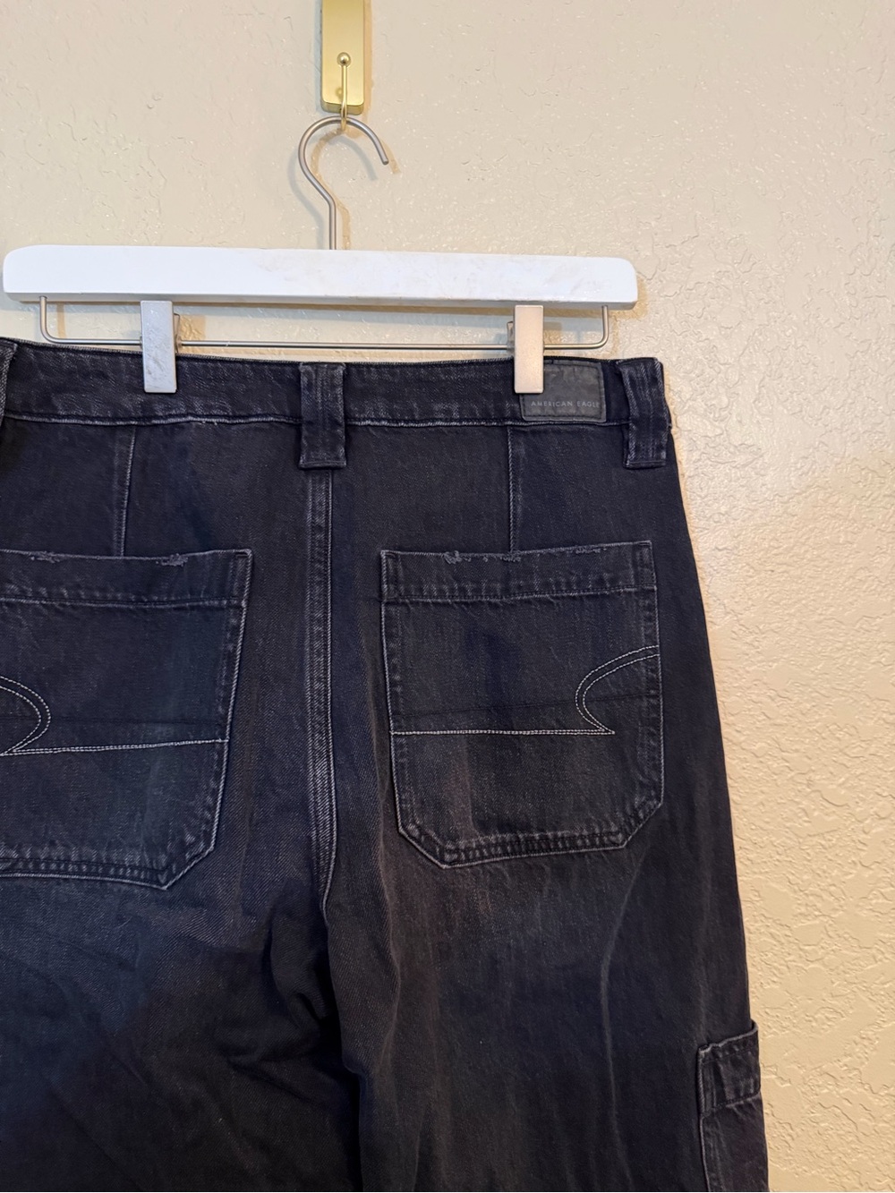 American eagle super high rise baggy Wide Leg Cargo Jeans Black size 6 - Picture 3 of 8
